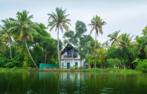 Lakefront 2BHK villa I Cozy A-frame balcony deck